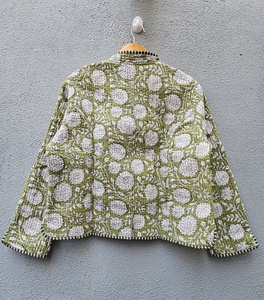 Veste matelassée en coton faite à la main de qualité supérieure, imprimé indien, style bohème pour femmes, manteau d'hiver - Product Image 2