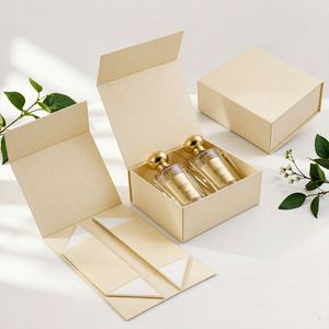 Boîte cadeau magnétique pliable personnalisée avec accessoires complets, papier de soie imprimé avec logo, autocollants et ensemble d'emballage avec carte de remerciement - Product Image 1