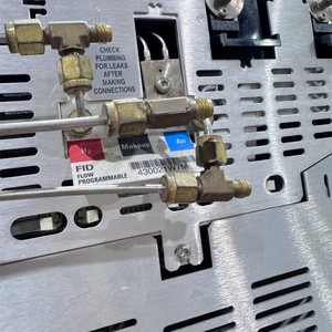 Sistema de GC en Red Agilent 6890N G1530N con Bandeja de Muestreo Automático G2614A Usada - Product Image 5