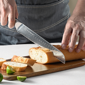 <span class=keywords><strong>Couteau</strong></span> à pain <span class=keywords><strong>de</strong></span> cuisine KEEMAKE, lame en acier Damas à 67 couches dentelée avec noyau VG10, <span class=keywords><strong>couteau</strong></span> <span class=keywords><strong>de</strong></span> chef <span class=keywords><strong>japonais</strong></span>, boîte cadeau incluse - Product Image 4