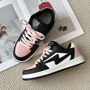 Baskets de luxe à la mode sportive de haute qualité pour femmes, style de marche avec logo personnalisé et fermeture en matériau de haute qualité - Product Image 2