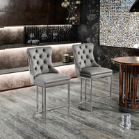 Ensemble de 2 tabourets de bar modernes en velours, dossier capitonné, garniture à rivets, base en métal chromé, chaises de salle à manger grises
