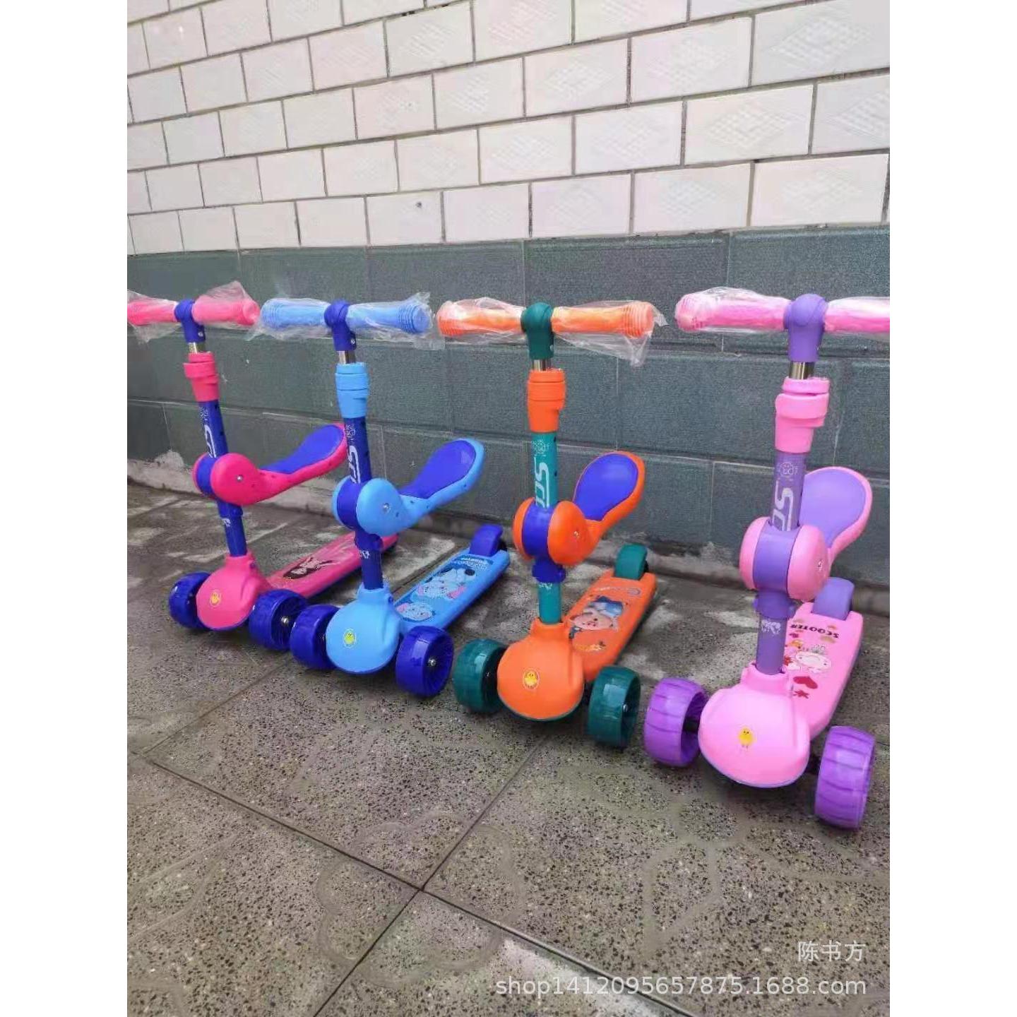 Model 528 with widened wheels and seats, 10 units per box.