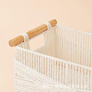 Panier de rangement rectangulaire en corde de coton tressée blanche avec poignée en bois, organisateur pour la maison et le bureau, type sur pied - Product Image 4