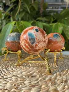 Esfera de Simbiosis de Apatita Azul y Piedra Solar Tallada Redonda Natural al por Mayor para Decoración y Regalo - Product Image 3