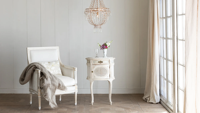Armoire d'appoint en bois massif antique français, écologique, faite à la main, avec dessus en marbre blanc pour chambre et salon