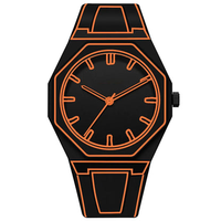 Montre à quartz minimaliste de style antique, boîtier élégant en acier inoxydable, cadran coloré en polycarbonate, bracelet en silicone, étanche 5 ATM