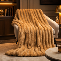 Tissu en polaire corail doux, chaud, épais et moelleux à larges rayures gaufrées pour la décoration intérieure et les vêtements de détente – Vente en gros