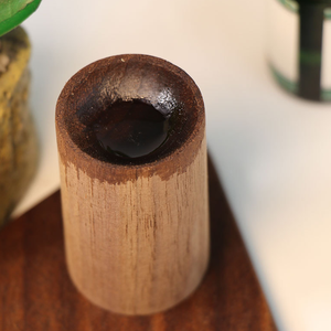 Ornements de <span class=keywords><strong>diffuseur</strong></span> cylindrique en bois de noyer <span class=keywords><strong>Diffuseur</strong></span> de voiture Bois <span class=keywords><strong>anti</strong></span>-<span class=keywords><strong>moustique</strong></span> Aromathérapie Bois Ornements d'aromathérapie d'intérieur - Product Image 3