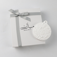 Cadeau personnalisé de luxe fait à la main en céramique aromathérapie suspendu porcelaine fleur voiture désodorisant parfum diffuseur d'huiles essentielles