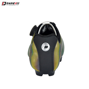 Chaussures De vélo Darevie chaussures De vélo professionnelles arc-en-ciel réfléchissantes chaussures De cyclisme <span class=keywords><strong>vtt</strong></span> autobloquantes <span class=keywords><strong>SPD</strong></span> chaussures De <span class=keywords><strong>vtt</strong></span> Zapatos De Ciclismo - Product Image 4