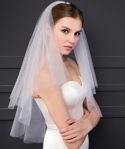 Voiles de <span class=keywords><strong>mariée</strong></span> double couche bon marché Voiles de <span class=keywords><strong>mariée</strong></span> courts simples en tulle doux Voiles de coude de mariage avec peigne à cheveux - Product Image 5