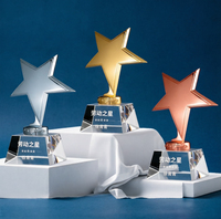 Trofeo Estrella de Cristal con Detalles en Oro - Grabado Personalizado para Premios Corporativos, Reconocimiento a Empleados Base Negra/Plateada/Transparente