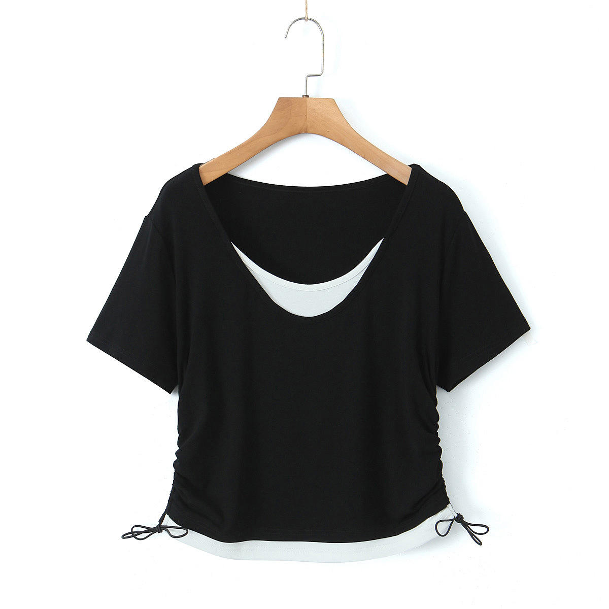 Top noir à manches courtes