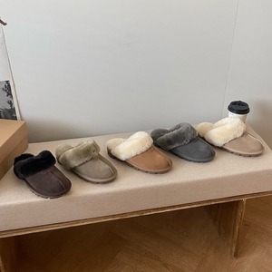 Botas Clásicas de Invierno con Logo de Marca, Botines de Diseñador, Pantuflas de Lana y Piel de Oveja de Lujo para Mujer, Botas para Hombre - Product Image 1