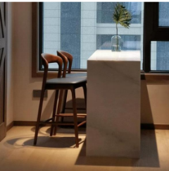 Ghế quầy <span class=keywords><strong>bar</strong></span> gỗ nguyên khối kiểu Scandinavian có thể tùy chỉnh, hiện đại, ghế quầy <span class=keywords><strong>bar</strong></span> cao bằng gỗ với chỗ ngồi nhiều màu sắc, nội thất phòng. - Product Image 2