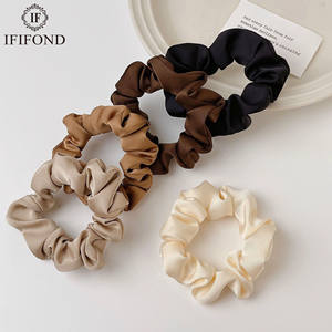 ที่คาด<span class=keywords><strong>ผม</strong></span>ผ้าซาตินขนาด 8 ซม. ขายส่ง มีสินค้าในสต็อก สไตล์ฝรั่งเศสสุด<span class=keywords><strong>ห</strong></span>รู สำ<span class=keywords><strong>ห</strong></span>รับเด็กผู้<span class=keywords><strong>ห</strong></span>ญิงและผู้หญิง - Product Image 1