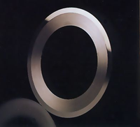 Machine à découper le papier industriel pour matières premières brevetées, lames de découpe circulaires pour le haut et le bas, origine japonaise pour l'acier