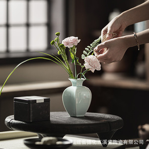 Jarrón de Cerámica Wuxitang, Forma de Granada, Porcelana Esmaltada Monocromática, Decoración Asiática Zen para Arreglos Florales de Mesa - Product Image 1