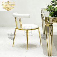Chaises de mariage de luxe en acier inoxydable durable, blanches, au design moderne et avec coussin moelleux, pour hôtels, salles à manger et salons.