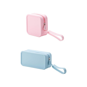 Nouveautés : Trousse de Toilette Carrée en Silicone Écologique, Grande, Résistante à l'Eau, Souple et Réutilisable avec Fermeture Éclair - Product Image 1