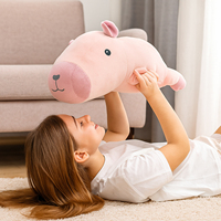 Peluche Capybara, rongeur rose aux petites oreilles, à une large trompe et à des jambes courtes