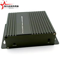 Boîtier en aluminium extrudé noir avec ailettes de refroidissement verticales et supports latéraux pour module PCB d'amplificateur audio réseau