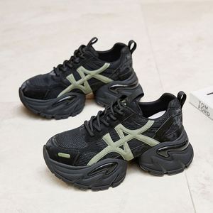 Zapatos de Plataforma de Diseño de Alta Calidad Recién Lanzados para Damas con Costuras Retro y Adecuados para Padres, Personalizables - Product Image 3