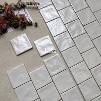 Carreaux muraux en céramique 100x100 style rétro moderne, petits carreaux carrés, finition crème nacrée, antidérapants, garantie 5 ans, pour salle de bain et cuisine de style médiéval