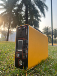 Alimentation portable LiFePO4 de petite taille, facile à utiliser pour le camping, les pannes de courant à domicile et l'utilisation en voiture, charge solaire/électrique 220V/110V - Product Image 4