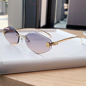 Frameless Metallic Diamond Shape <b>Sunglasses</b> Gold Frame UV400 Women Fashion Sunshades Lightweight Design - Product Image 3