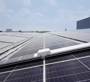 <span class=keywords><strong>Re</strong></span>-YINCAI Çok Satan Akıllı Elektron Sınıfı Fotovoltaik Panel Temizleme Robotu Verimli Ekipman Alüminyum Alaşımlı Yapı - Product Image 4