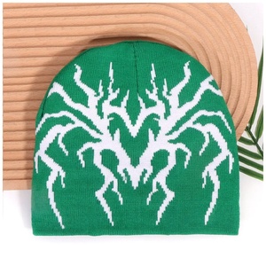 Bonnet <span class=keywords><strong>tricot</strong></span>é jacquard Y2K personnalisé en gros, motif cœur d'araignée, broderie de logo, lettres en strass, imprimé numérique - Product Image 4