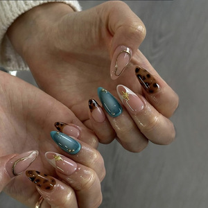 <span class=keywords><strong>Faux</strong></span> <span class=keywords><strong>ongles</strong></span> à clipser, style vintage, forme amande, motifs variés, avec décoration ligne dorée et étoiles - Product Image 1