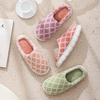 Chaussons d'intérieur douillets pour femmes, en tissu de coton, à bout fermé, avec semelle intermédiaire EVA amortissante, doublure en fourrure, pour l'hiver et l'été