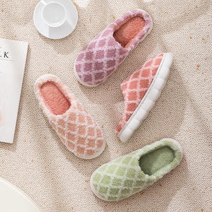 Chaussons d'hiver chauds de créateur pour femme, à bout fermé, à enfiler, doublés de fourrure, simples, moelleux, pour la maison - Product Image 5