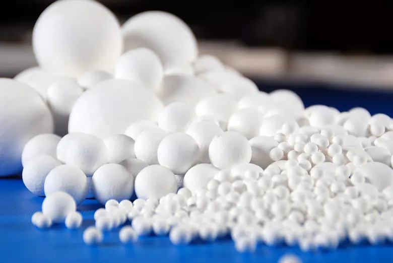 KERUI Industrial de alta alúmina 95% 96% 99% Al2O3 productos de cerámica bolas de medios de molienda Bola de molienda húmeda de alúmina
