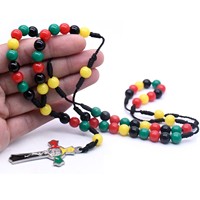 Collier de prière en perles de plastique colorées jaune rouge noir vert Croix religieuse Bijoux chrétiens Tissage catholique
