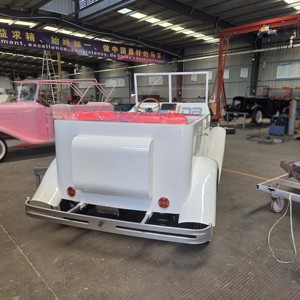 Offre Spéciale Voiture Électrique Blanche Vintage, Alimentée par Batterie, Style Rétro Classique, Idéale pour les Visites en Station Balnéaire - Product Image 5