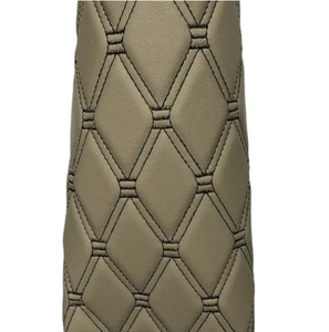 Le cuir d'ameublement de voiture est en cuir matelassé, mousse <span class=keywords><strong>éponge</strong></span>, matériau PVC et <span class=keywords><strong>tissu</strong></span> cousu en diamant. - Product Image 1