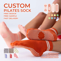 Chaussettes de Pilates antidérapantes, respirantes et douces au toucher, avec logo personnalisé, orange brûlé, rayures blanches à la cheville, grip intégral à pois pour le yoga