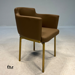 Fauteuil de loisirs personnalisable en cuir PU marron camel avec structure dorée, vente en gros pour usage domestique et commercial - Product Image 3