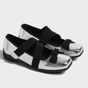 Bailarinas de corte profundo para mujer, ligeras e informales, con un botón de cierre, punta redonda, estilo moderno. - Product Image 1