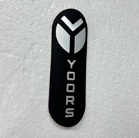 Badge de guidon de vélo en métal brossé personnalisé, emblème 3D incurvé, logo en aluminium gaufré auto-adhésif, autocollants de carrosserie à usage unique