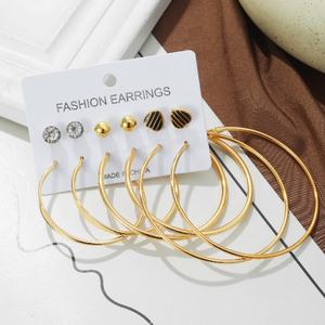 ต่างหูห่วงแบบหนีบสำหรับผู้หญิง Jxx ดีไซน์ทันสมัย ชุบทอง 24K ทำจากทองเหลือง กันน้ำ รูปทรงเรขาคณิต ขนาดใหญ่ ไม่หมองคล้ำ - Product Image 3