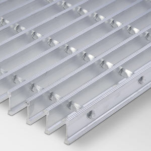 Grilles en aluminium légères et durables, <span class=keywords><strong>prix</strong></span> compétitifs, pour passerelles et marches d'escalier en aluminium, idéales pour les allées industrielles et les canaux de drainage. - Product Image 1