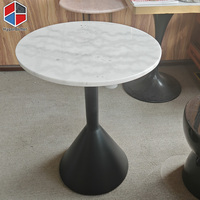Table de café de style moderne avec base conique et plateau en marbre naturel pour chambre d'hôtel
