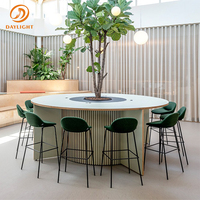 Tabouret de bar scandinave moderne avec dossier incurvé et assise rembourrée verte, chaise haute avec repose-pieds pour café et cuisine