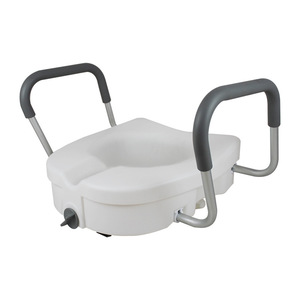 Elevador de inodoro Pulse Health de ancho ajustable, de plástico y aleación de aluminio, con barras de apoyo para rehabilitación de ancianos y mujeres embarazadas. - Product Image 1