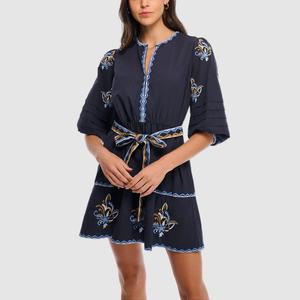 Robes d'été en gros pour femmes, robes décontractées amples et modestes, robes pour femmes à col en V, 100% coton, broderie florale, mini robe - Product Image 1